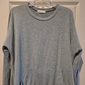 Perfect kangaroo pocket shirt